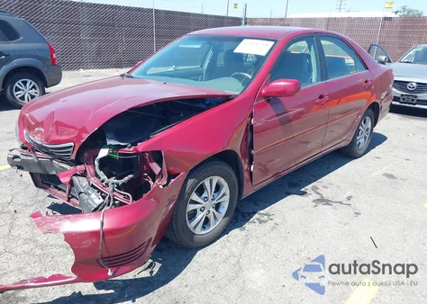 2005 Toyota Camry Le V6/Xle V6 z USA, uszkodzony, nr VIN 4T1BF32K15U092948